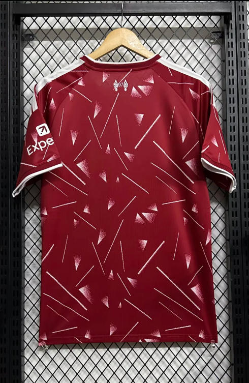 26-27 Liverpool  Home